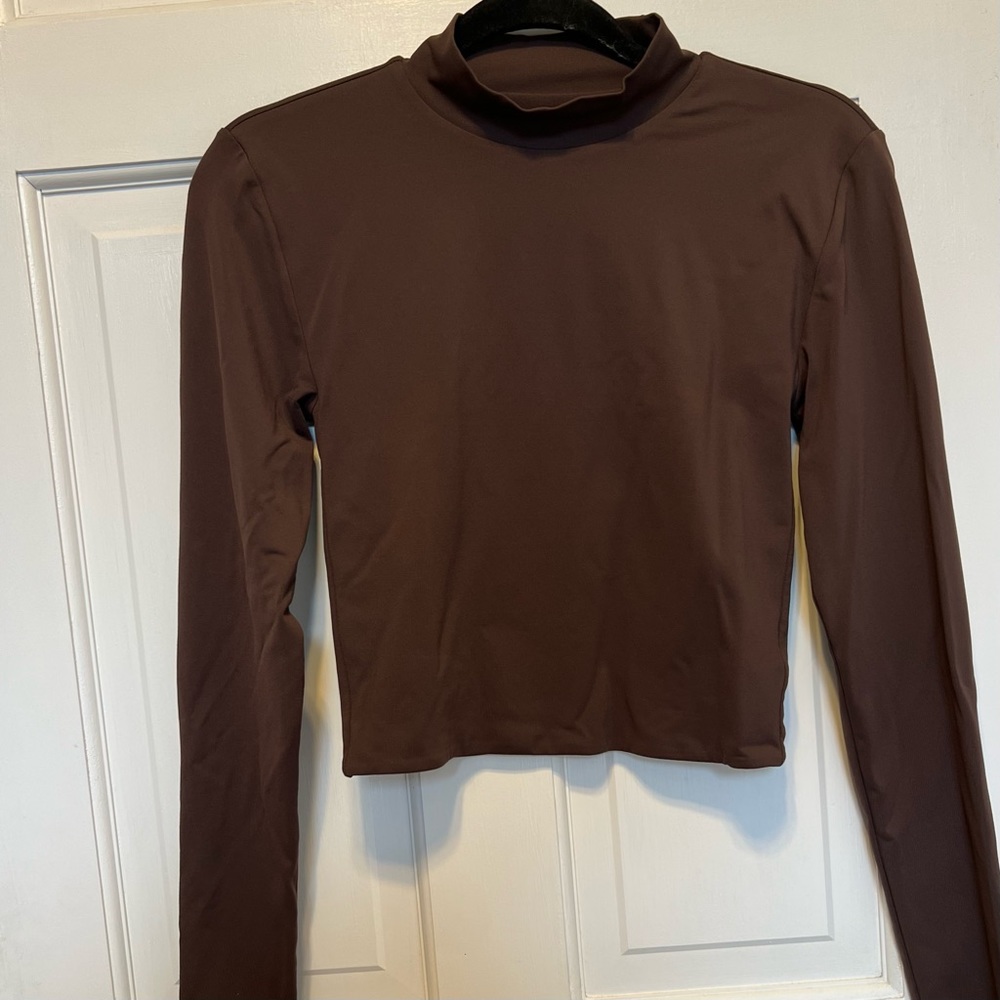Babaton Aritzia Larry Turtleneck Long Sleeve Shirt Top Brown Size M Medium